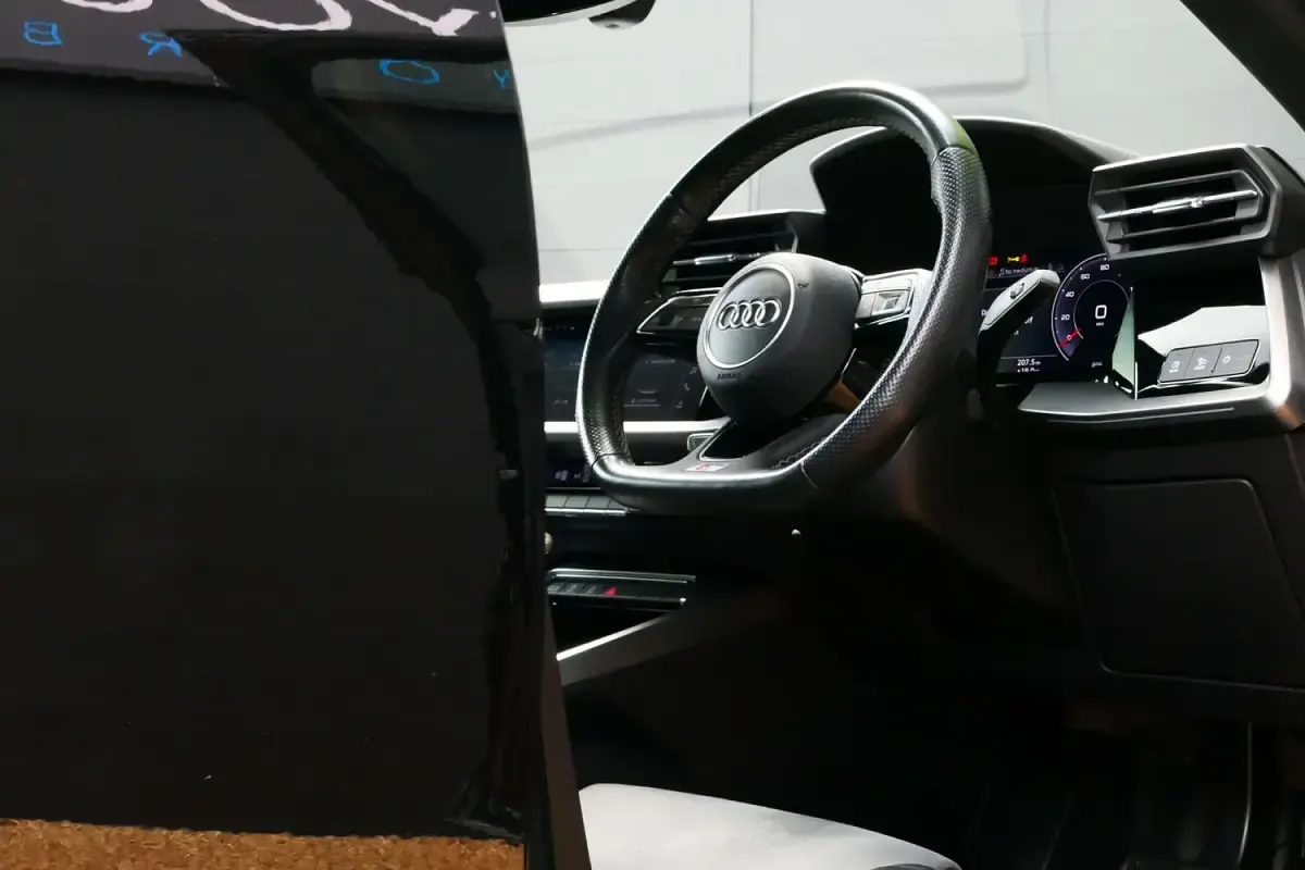 Usado Audi A3 Comfort 150 HP (110 kW) 2022 Preto Sedan