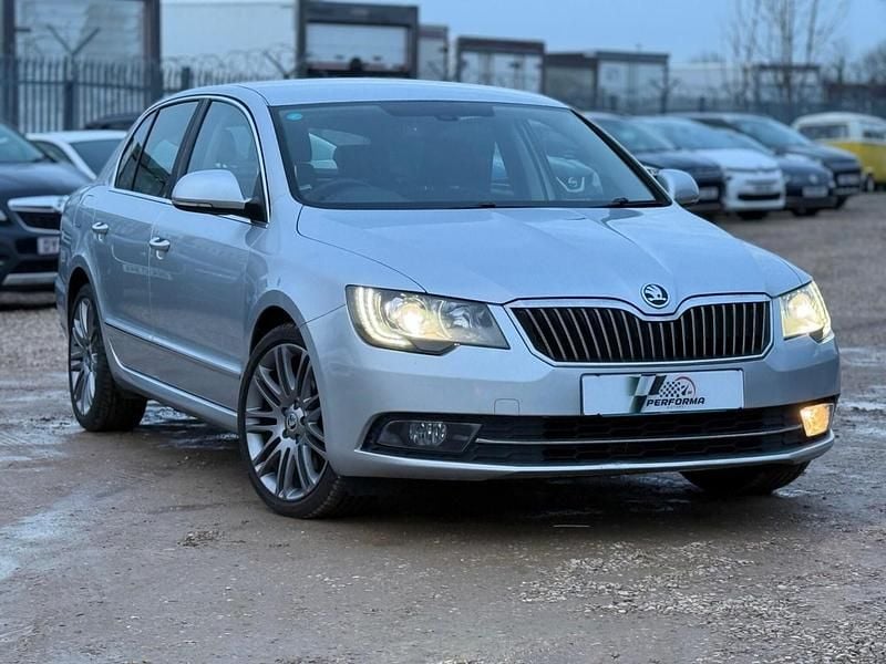 Used Skoda Superb Elegance 140 HP (102 kW) 2014 Silver Hatchback
