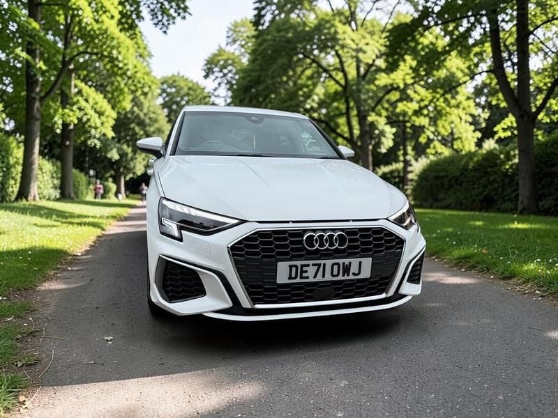 Begagnad Audi A3 S-Line 150 HK (110 kW) 2021 Vit Sedan