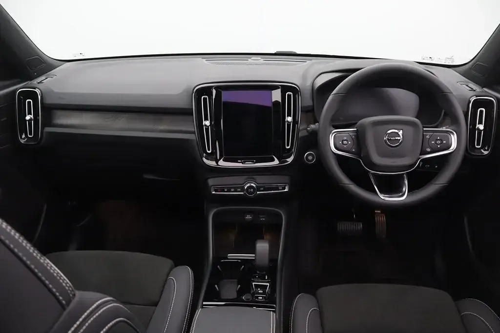 Used Volvo XC40 Ultimate 2022 Silver SUV