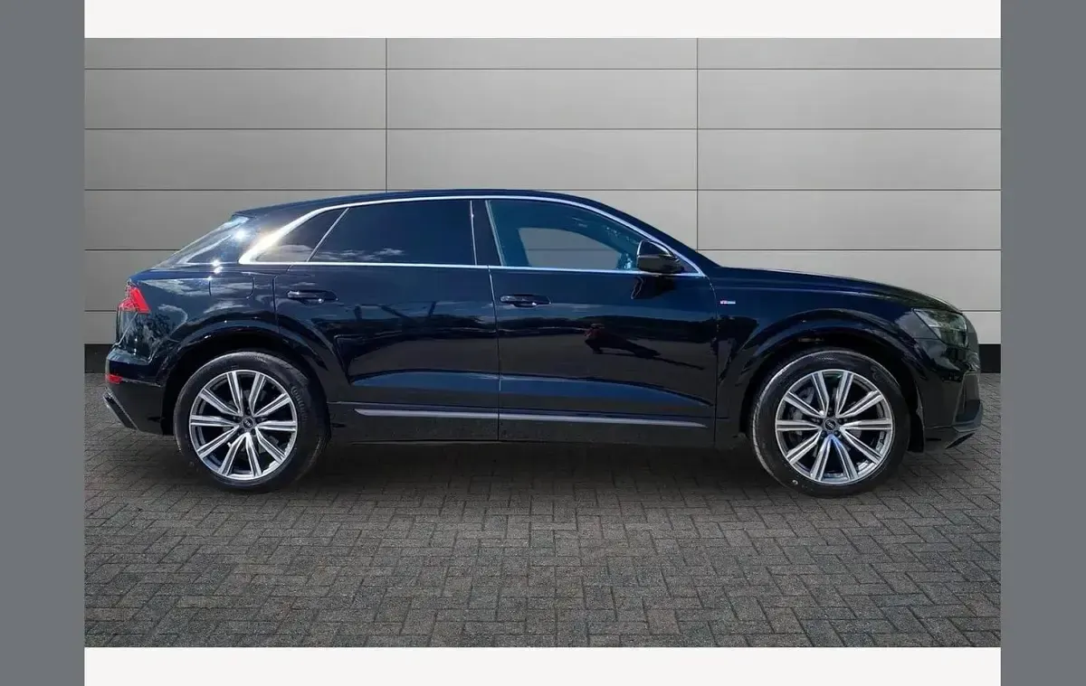 Used Audi Q8 S-Line 286 HP (210 kW) 2020 Audi exclusive SUV