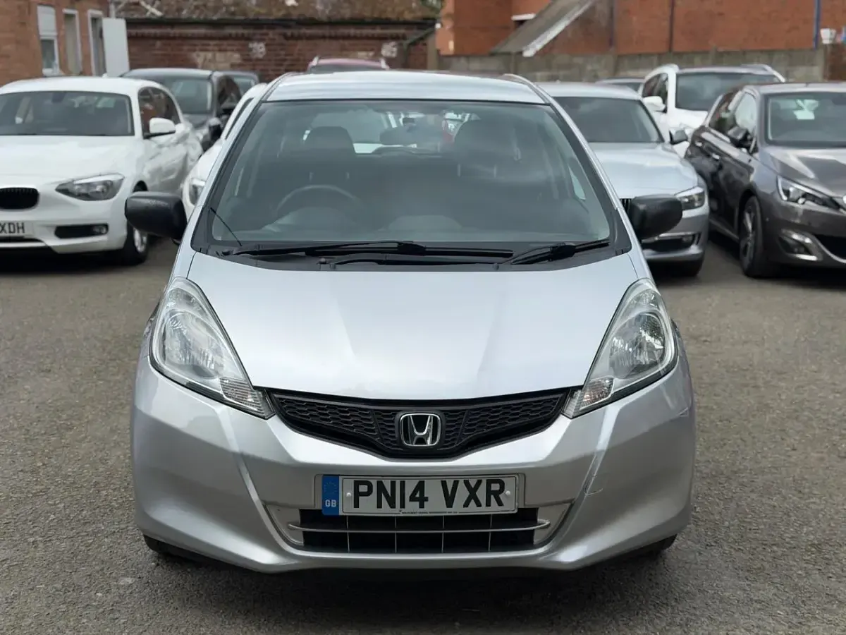 Used Honda Jazz S 90 HP (66 kW) 2014 Silver Hatchback