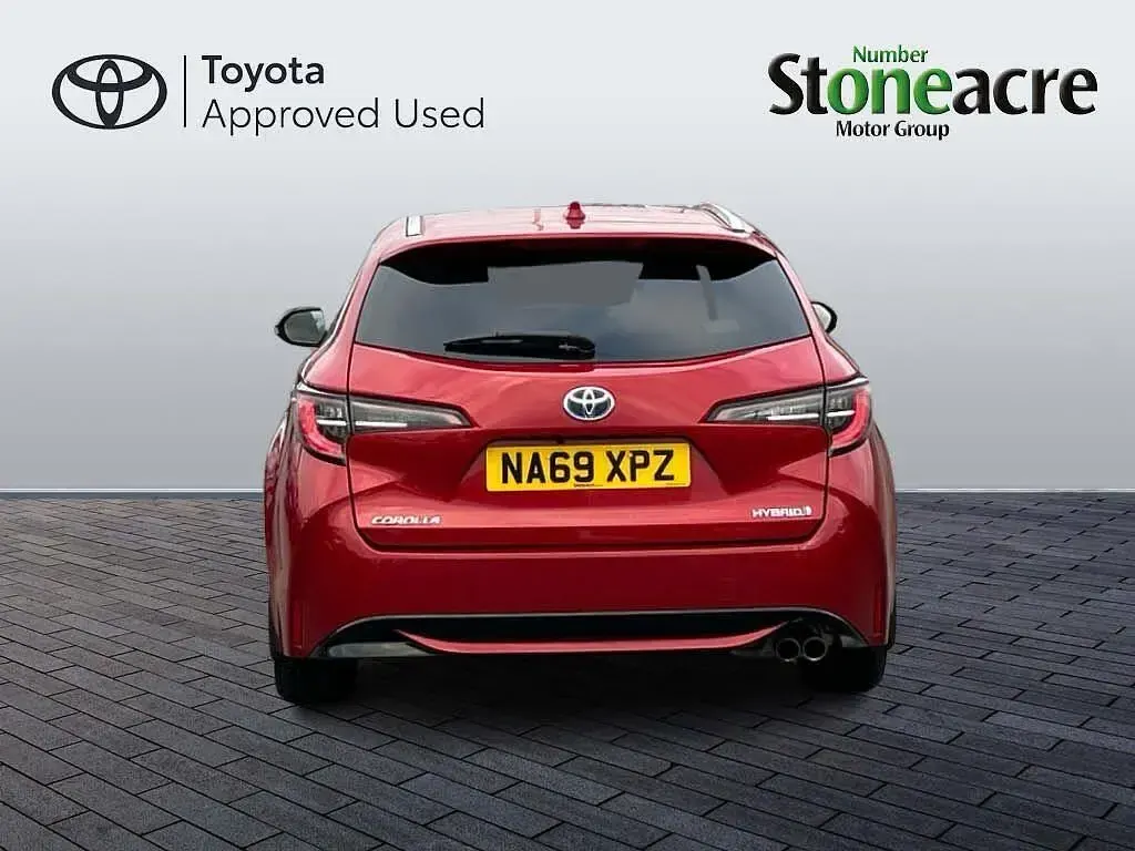 Used Toyota Corolla Design 184 HP (135 kW) 2020 Red Estate