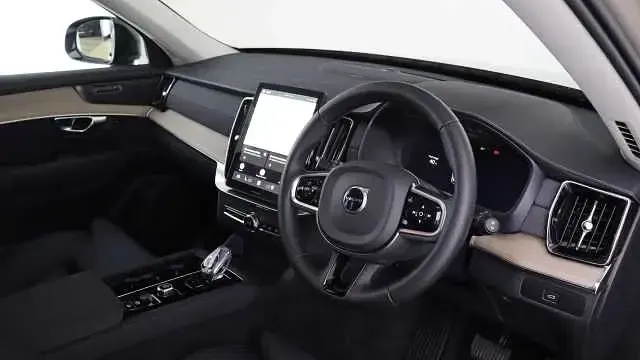 Begagnad Volvo XC90 Plus 250 HK (183 kW) 2025 SUV
