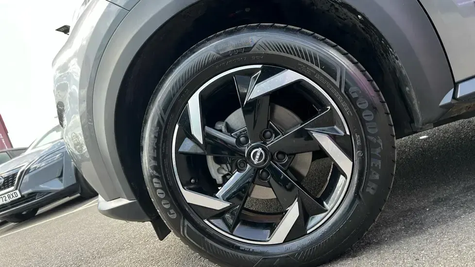 Used Nissan Juke N-Connecta 143 HP (105 kW) 2024 Grey SUV
