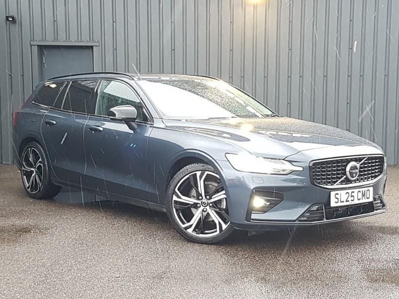 Used Volvo V60 Ultra 197 HP (144 kW) 2025 Blue Estate