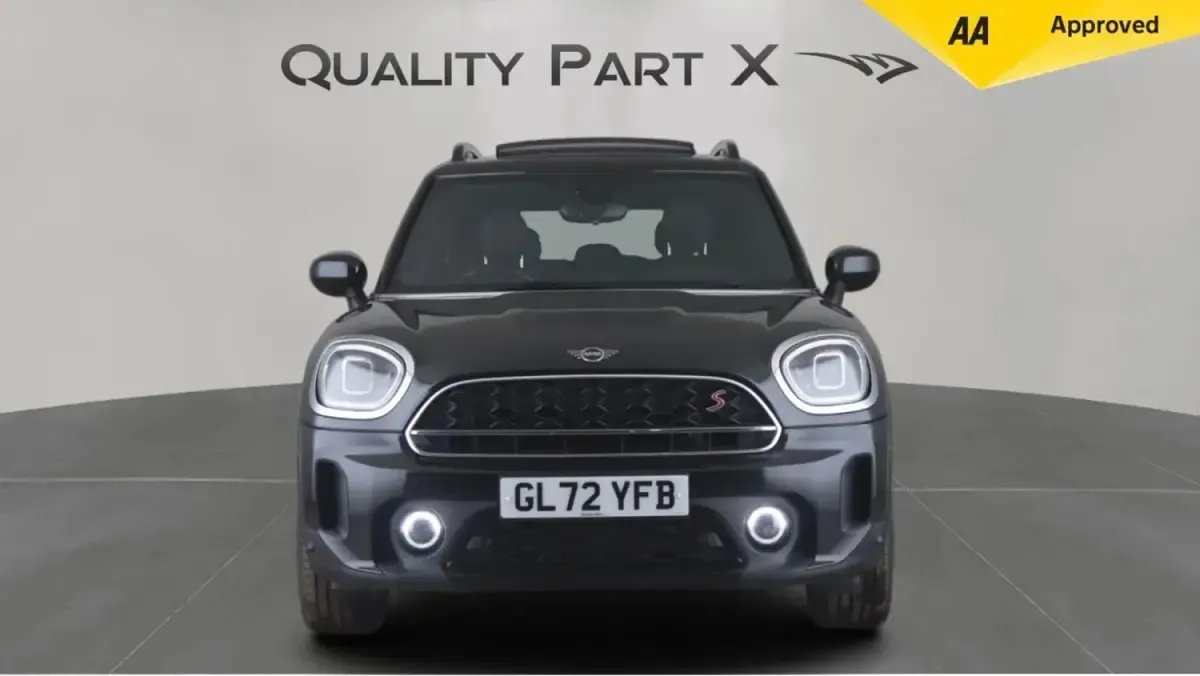 Begagnad Mini Cooper S Exclusive 2023 Svart Halvkombi