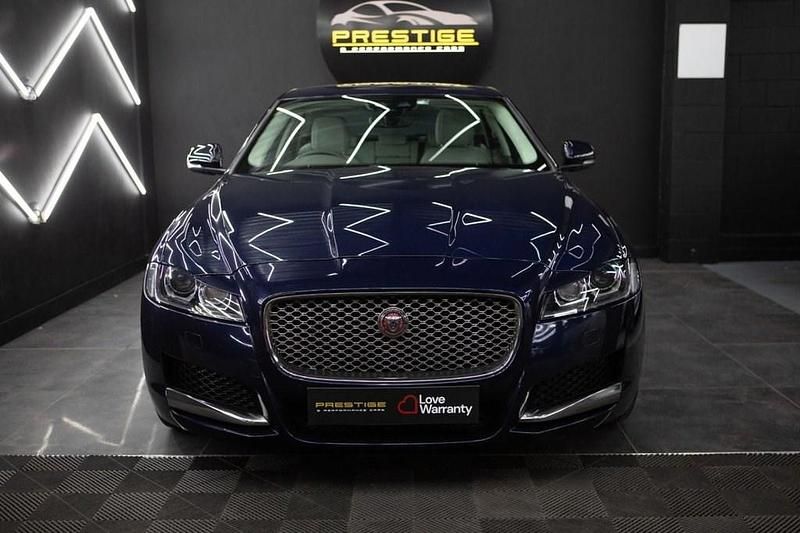 Used Jaguar XF Portfolio 180 HP (132 kW) 2018 Blue Sedan