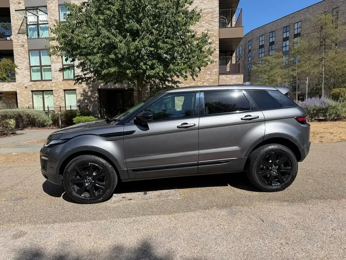 Used Land Rover Range Rover evoque SE 2016 Grey Estate