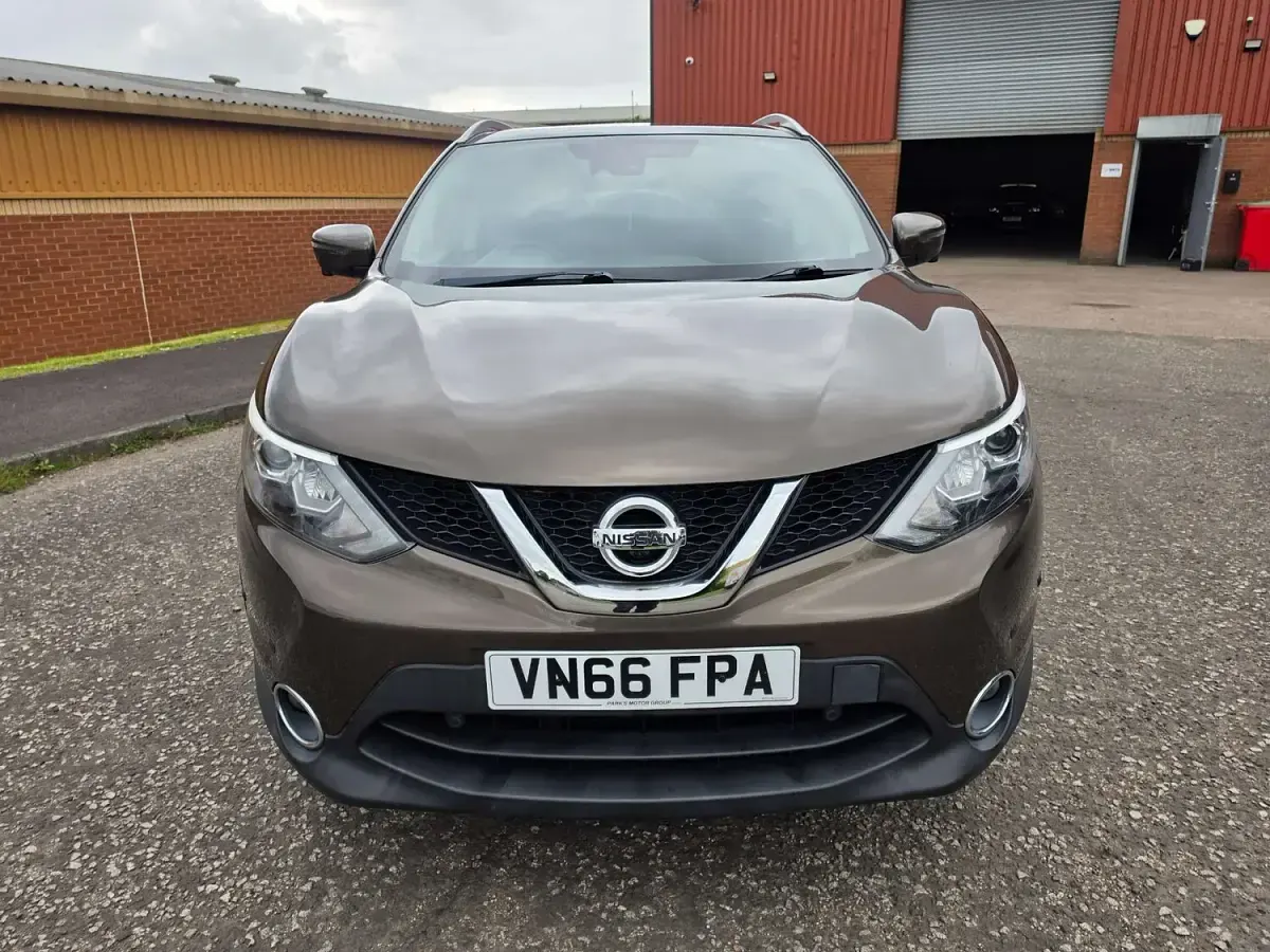 Used Nissan Qashqai Acenta 110 HP (80 kW) 2016 Silver SUV