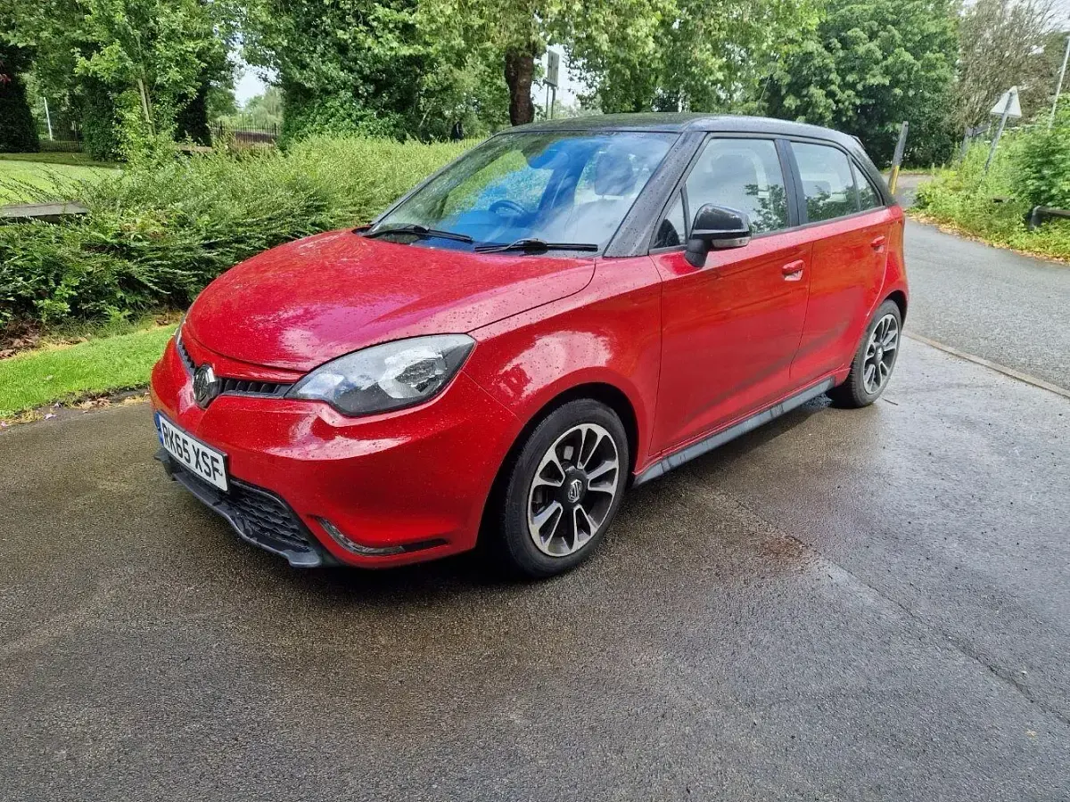 Used MG MG3 106 HP (77 kW) 2015 Red Hatchback
