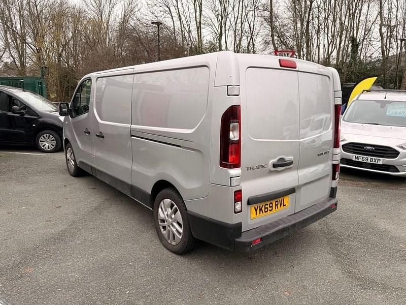 Used Renault Trafic 2019 Silver MPV