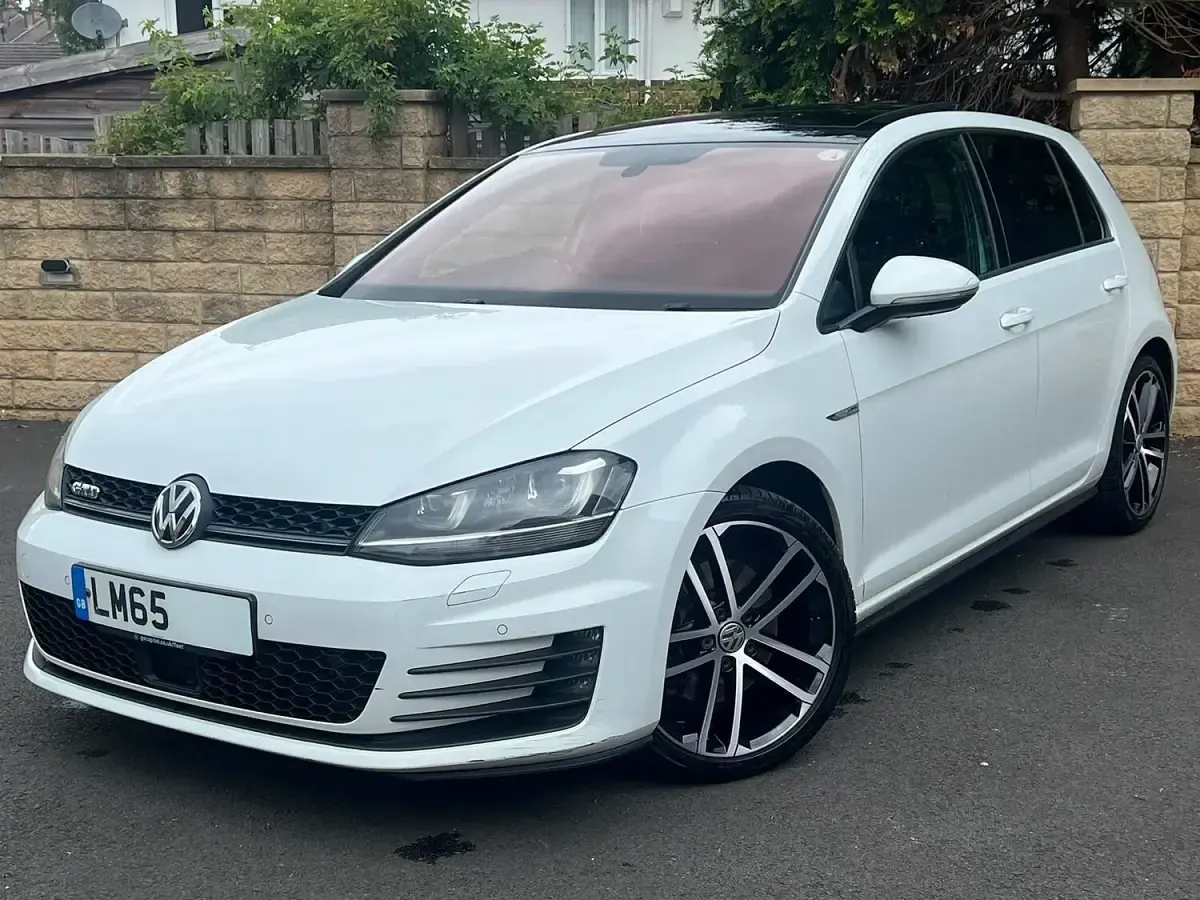 Used VW Golf VII GTD 2015 White Hatchback