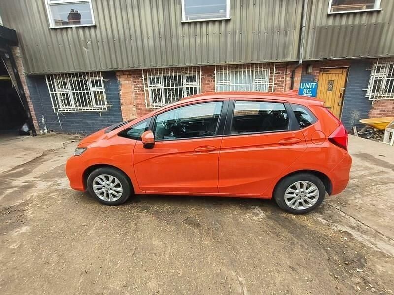 Used Honda Jazz SE 102 HP (75 kW) 2018 Orange Hatchback