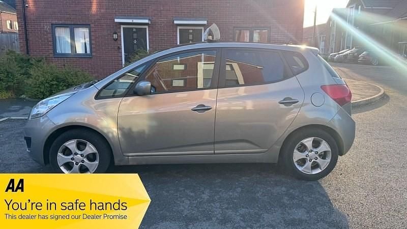 Used Kia Venga 123 HP (90 kW) 2013 Silver Hatchback