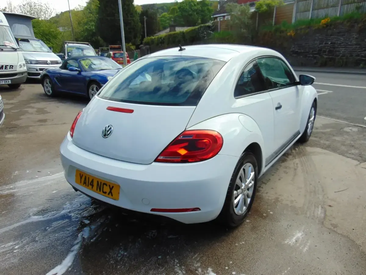 Usado VW Beetle 105 CV (77 kW) 2014 Blanco Utilitario