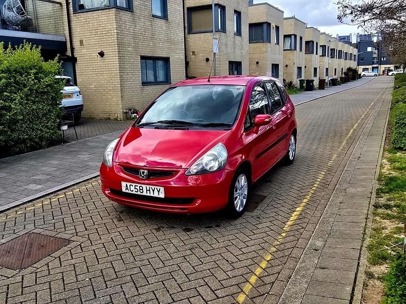 Used Honda Jazz SE 82 HP (60 kW) 2009 Red Hatchback
