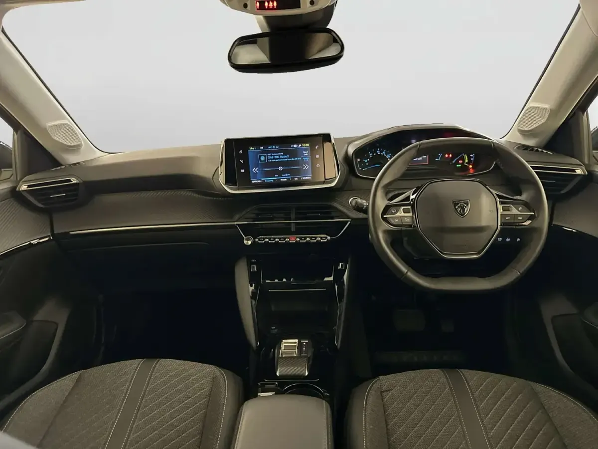 Second-hand Peugeot e-208 Style 100 kW (136 CP) 2024 Galben Hatchback