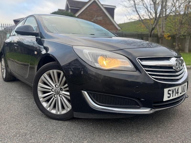 Used Vauxhall Insignia 140 HP (102 kW) 2014 Black Hatchback