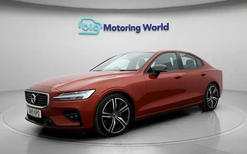 Used Volvo S60 R-Design 250 HP (183 kW) 2019 Red Sedan