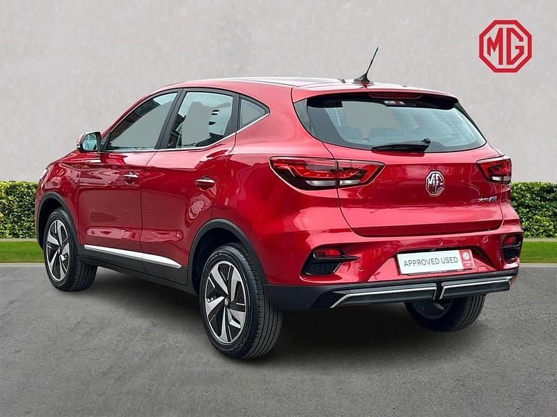 Red New 2025 MG ZS SE Sedan | £20,695 (A bit pricey) - Image 1/3