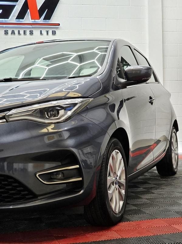 Used Renault Zoe Iconic 50 kW (68 HP) 2020 Grey Hatchback