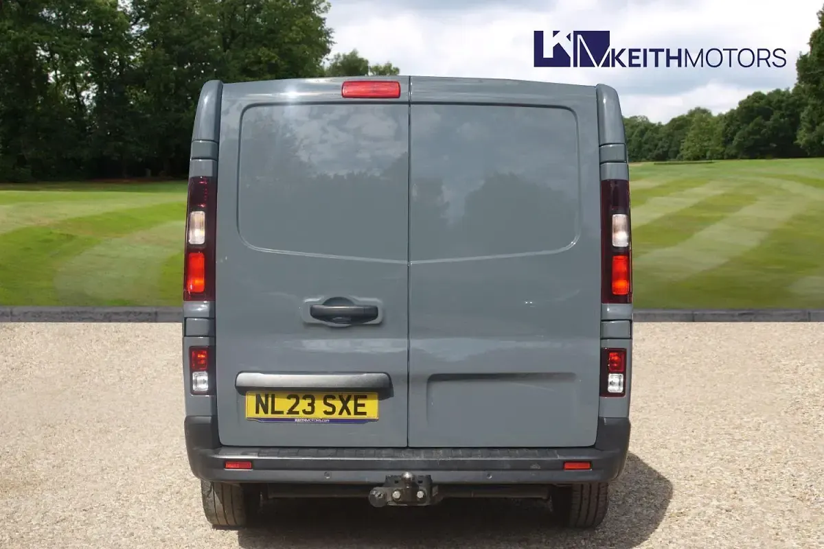 Used Renault Trafic 148 HP (108 kW) 2023 Grey MPV