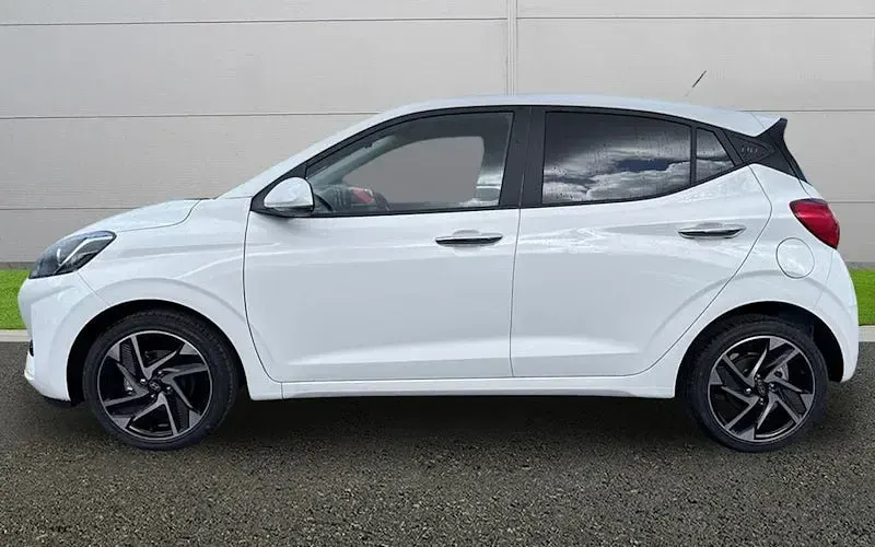 New Hyundai i10 Premium 79 HP (58 kW) 2026 Black Hatchback