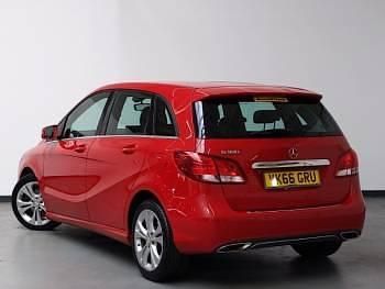 Used Mercedes B180 122 HP (89 kW) 2016 Red MPV