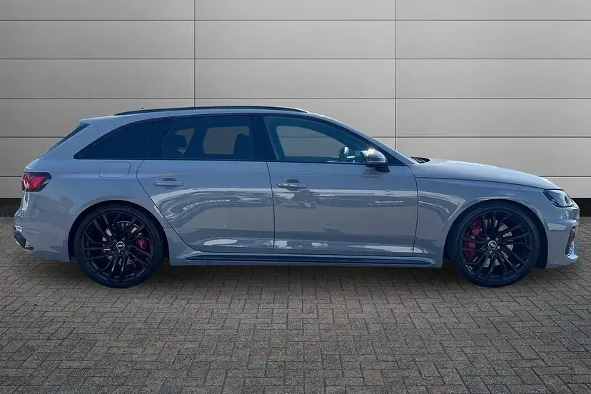 Used Audi RS4 Design 444 HP (326 kW) 2023 Grey Estate