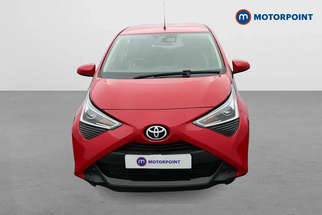 Used Toyota Aygo X-play 72 HP (52 kW) 2021 Red Hatchback