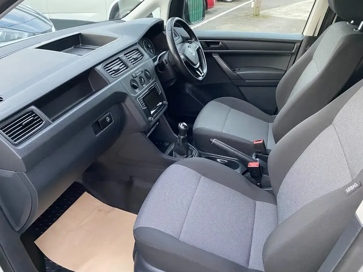 Used VW Caddy Startline 102 HP (75 kW) 2018 White MPV