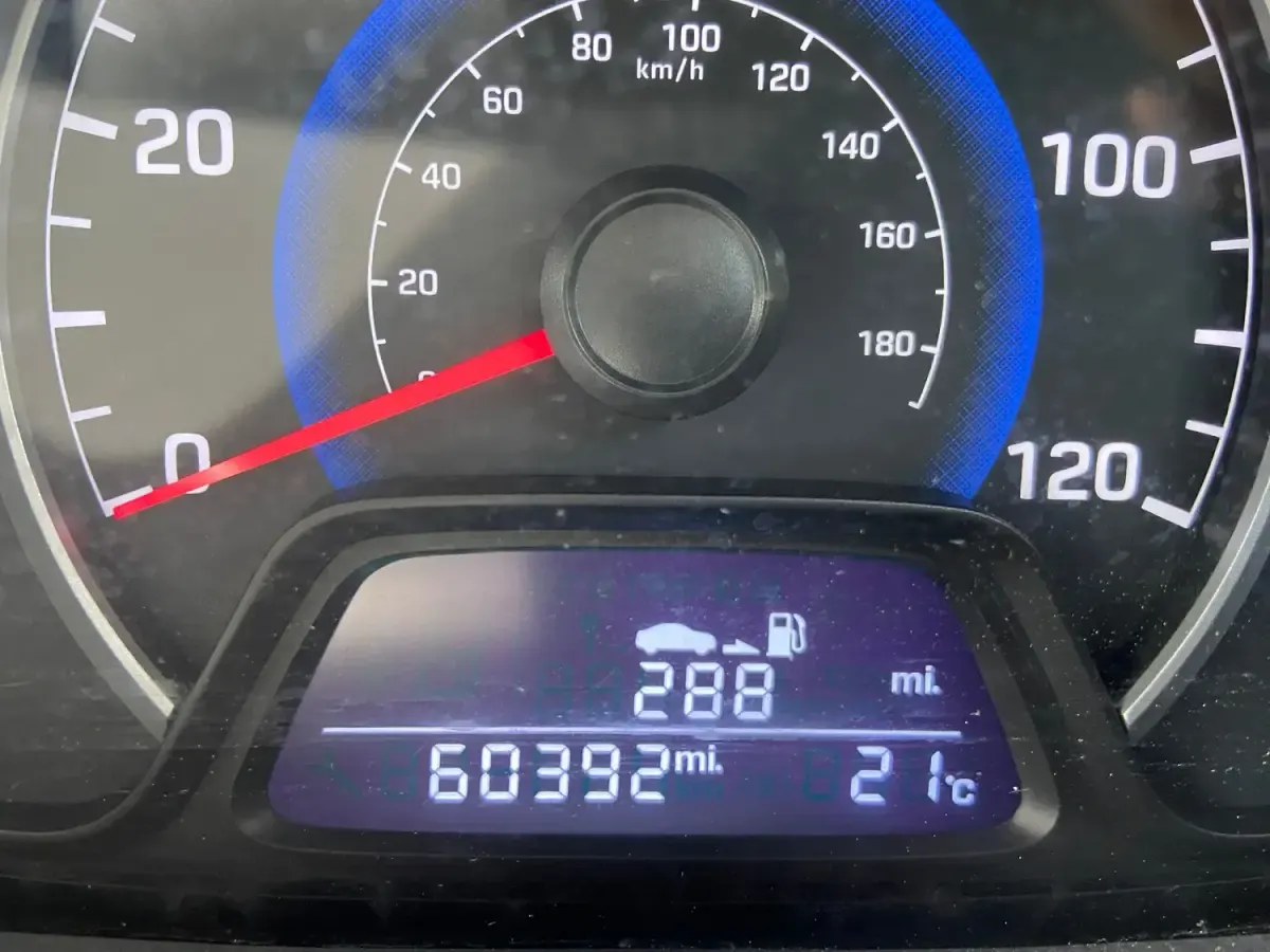 Used Hyundai i10 SE 67 HP (49 kW) 2014 Grey Hatchback