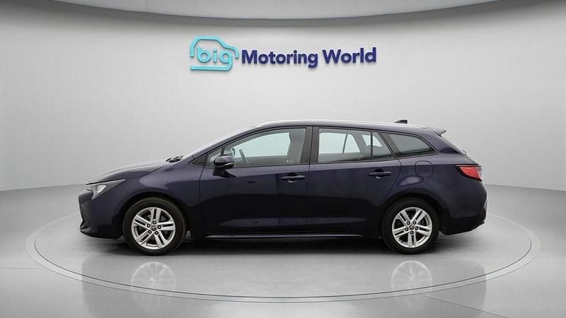 Used Toyota Corolla 122 HP (89 kW) 2022 Blue Estate