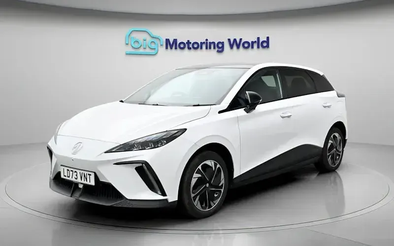 Begagnad MG MG4 EV Trophy 150 kW (204 HK) 2025 Halvkombi