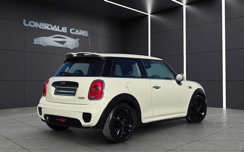 Używany Mini Cooper Hatch 136 KM (100 kW) 2017 Biały Hatchback