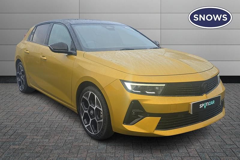 Used Vauxhall Astra Ultimate 130 HP (95 kW) 2024 Yellow Hatchback