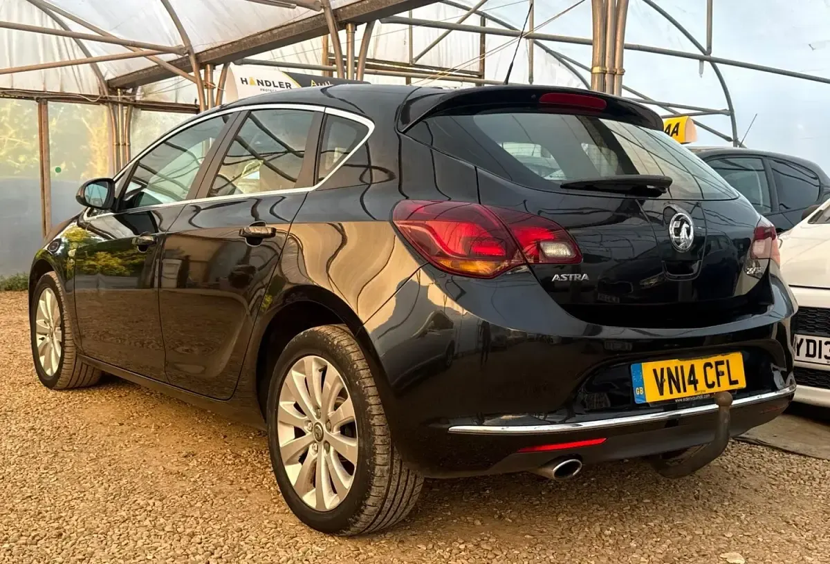 Used Vauxhall Astra Elite 165 HP (121 kW) 2014 Black Hatchback