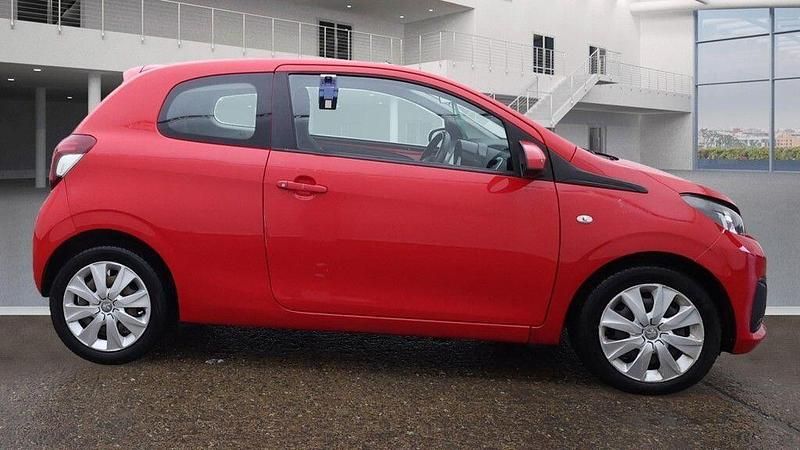 Used Peugeot 108 Active 68 HP (50 kW) 2016 Red Hatchback