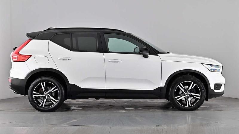 Used Volvo XC40 R-Design 163 HP (119 kW) 2020 707 crystal white SUV