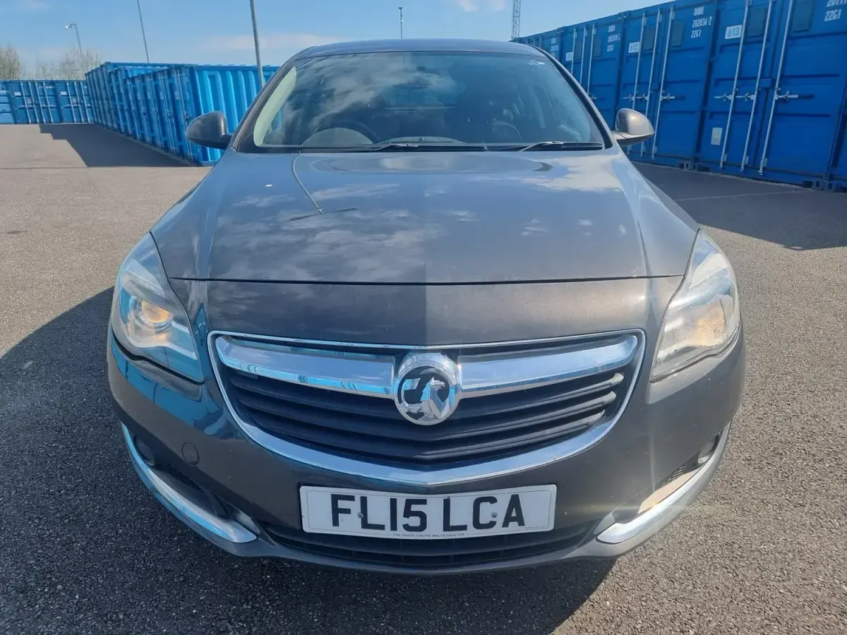 Usado Vauxhall Insignia SRi 163 CV (119 kW) 2015 Gris Utilitario