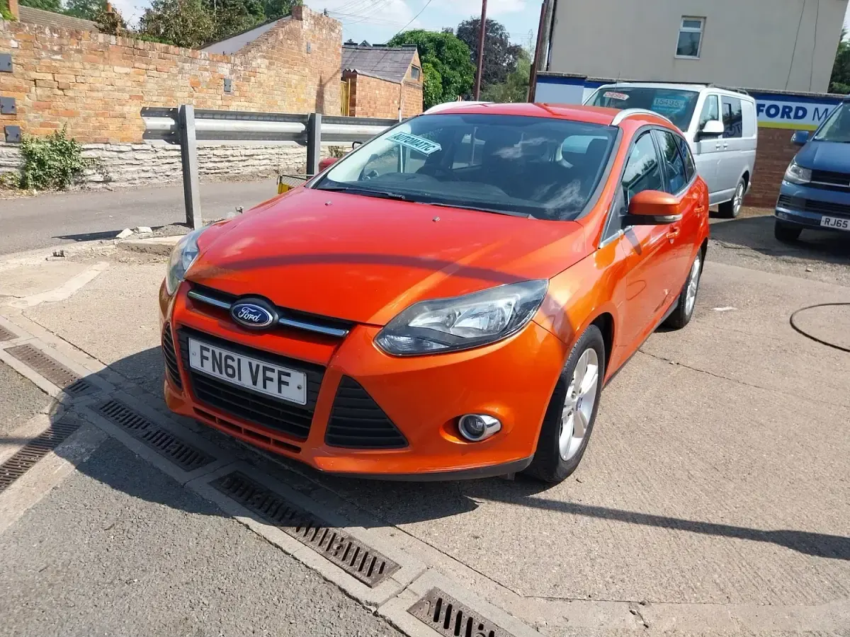 Used Ford Focus Zetec 2011 Red MPV