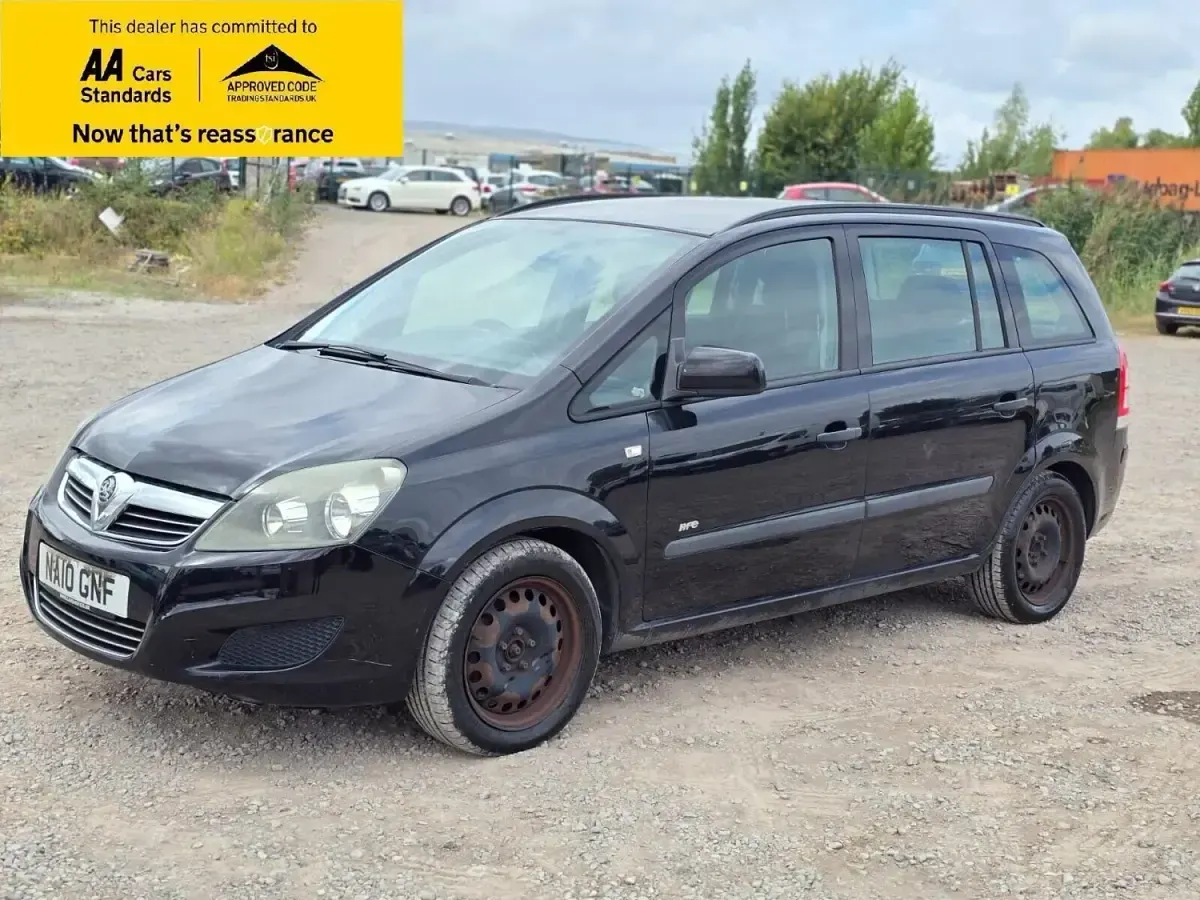Begagnad Vauxhall Zafira 115 HK (84 kW) 2010 Svart Minibuss