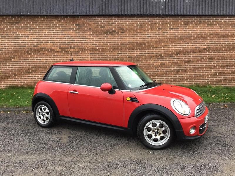 Red Used 2012 Mini Cooper Hatch Hatchback | £2,500 (Super price) - Image 1/3