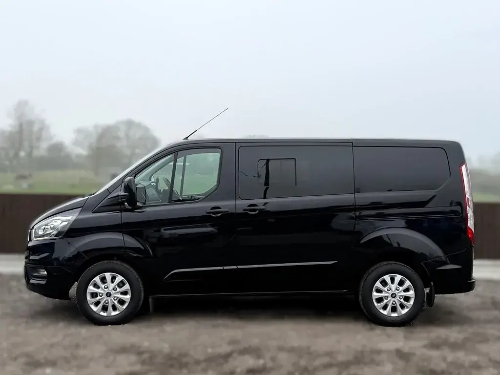 Used Ford Transit Custom Limited 130 HP (95 kW) 2022 Black Van