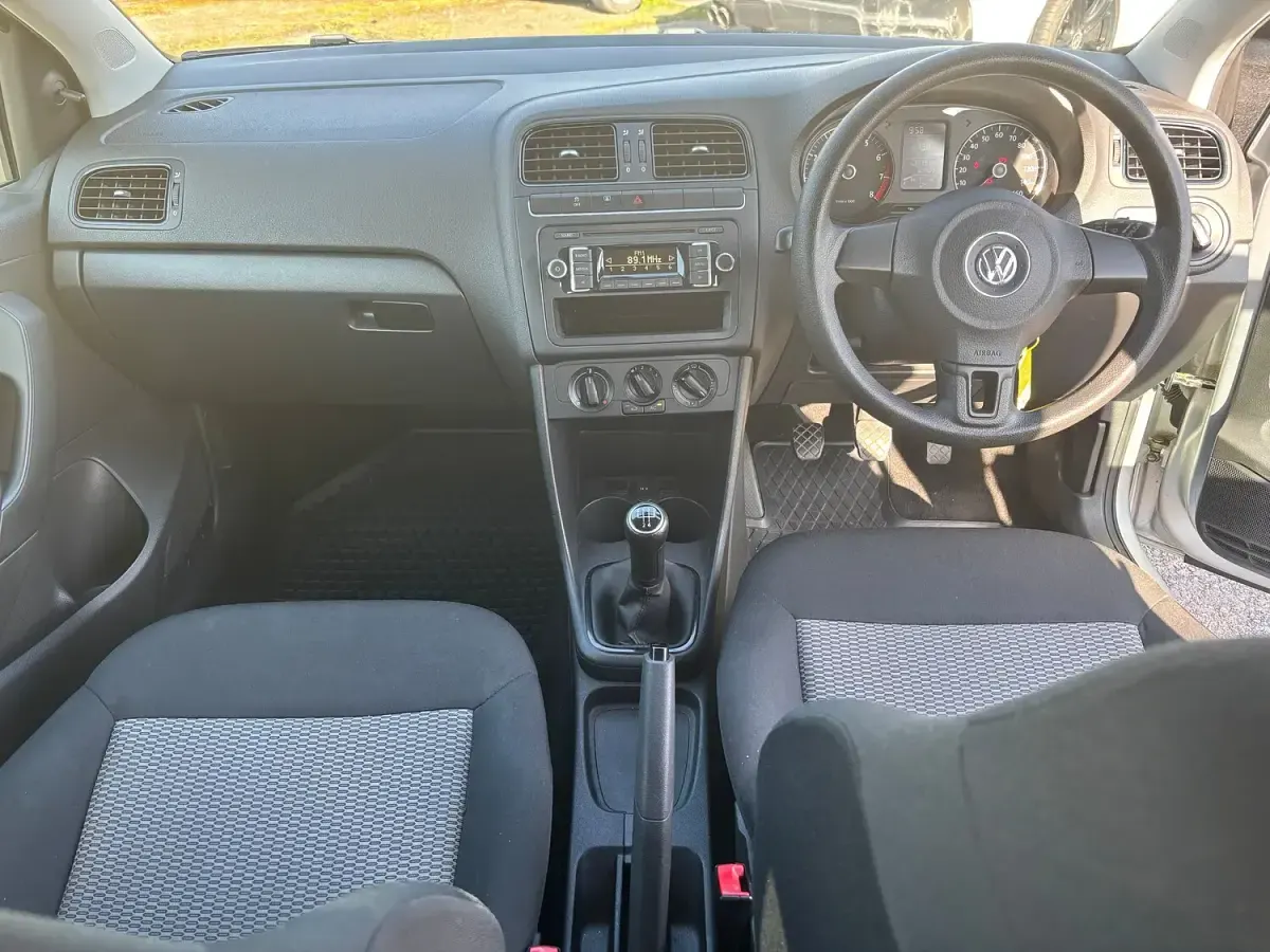 Used VW Polo S 60 HP (44 kW) 2012 Silver Hatchback