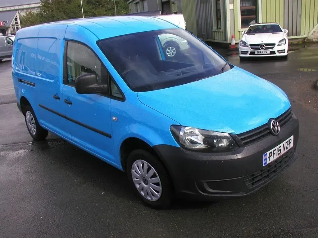 Begagnad VW Caddy Startline 102 HK (75 kW) 2015 Blå Minibuss