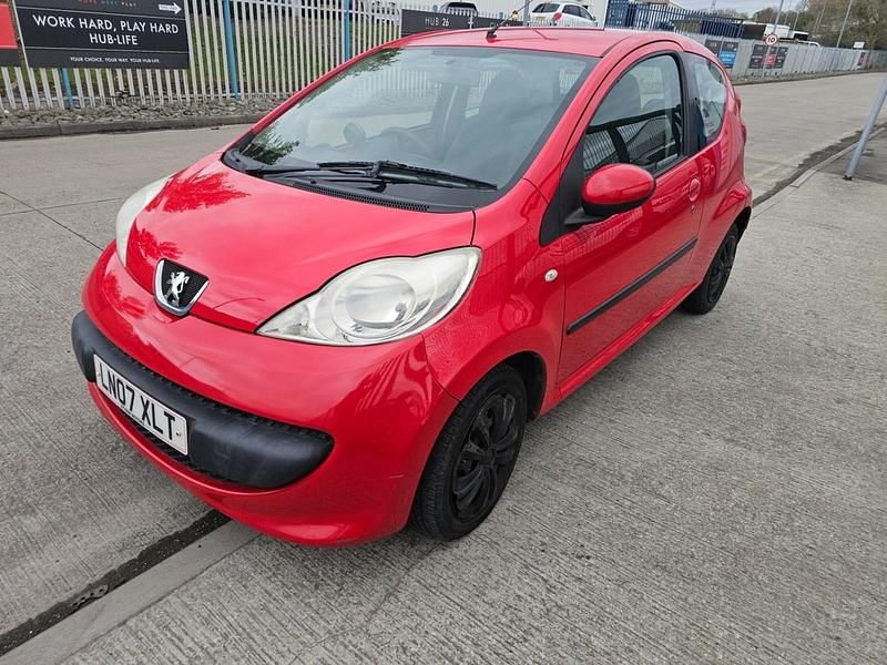 Used Peugeot 107 68 HP (50 kW) 2007 Red Hatchback