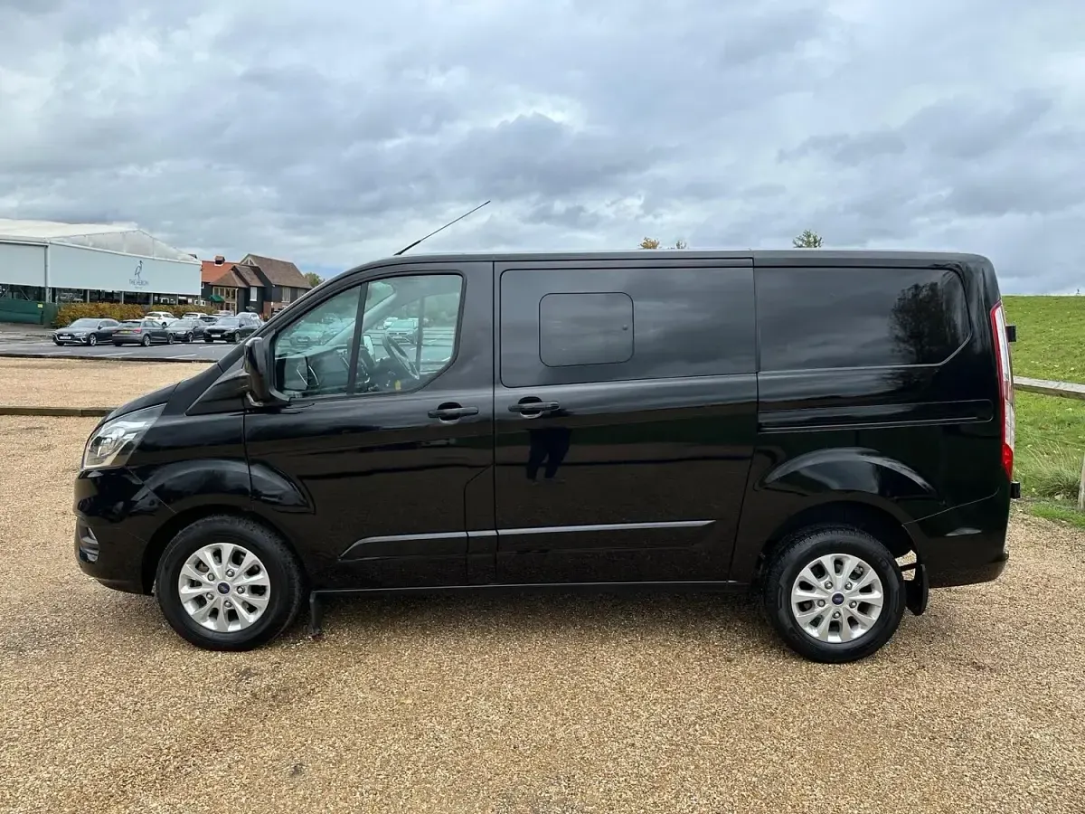 Used Ford Transit Custom Limited 130 HP (95 kW) 2023 Black Van