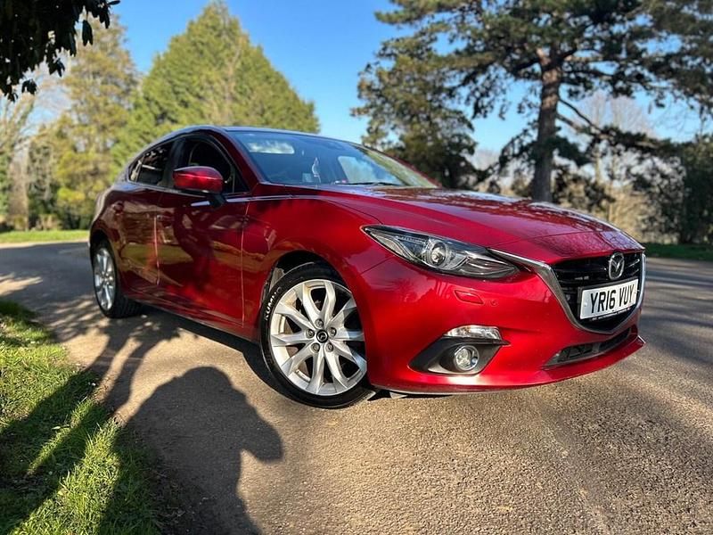 Used Mazda 3 Inclusive 105 HP (77 kW) 2016 Red Hatchback